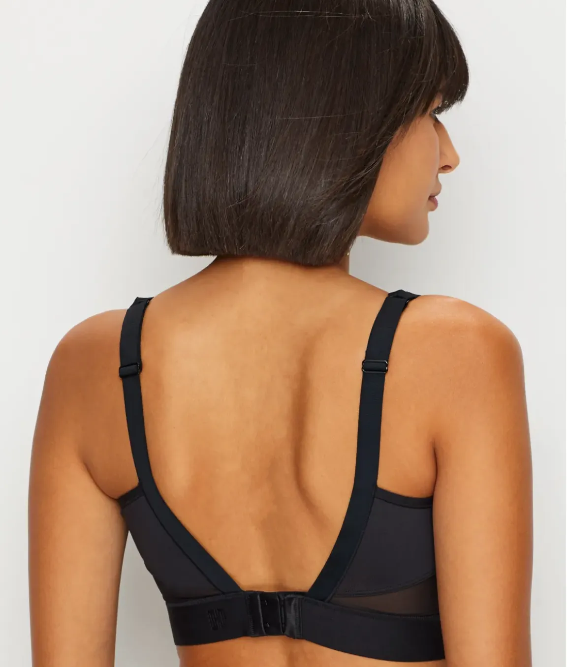 GRAVITY SPORTS BRA IN BLACK